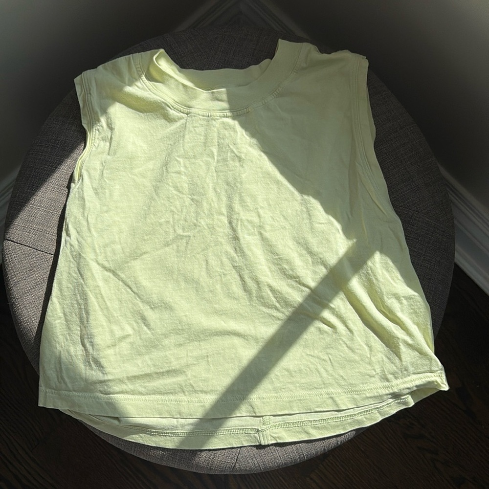 Lululemon tank